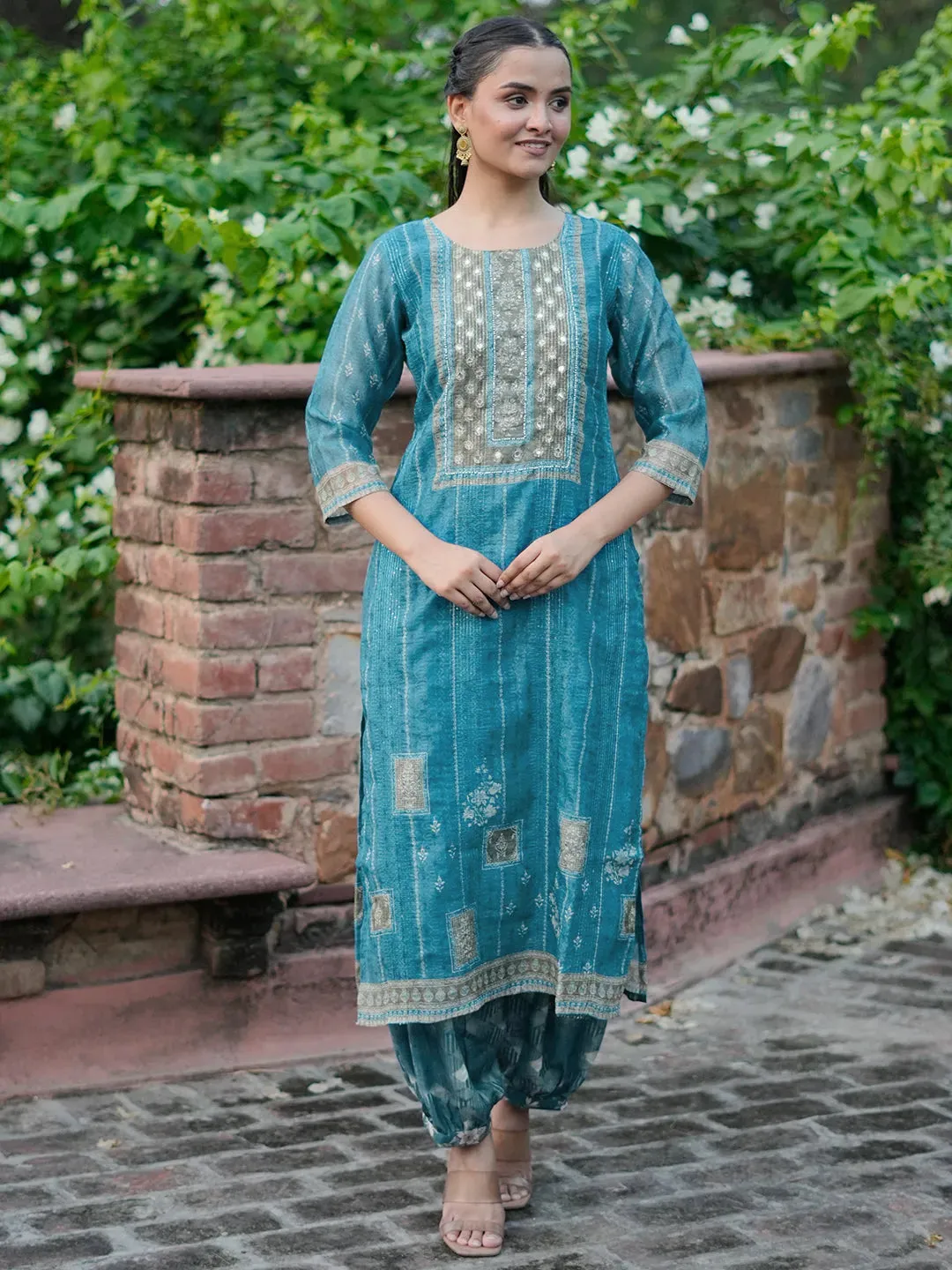 37043.webp Blue Embellished Chanderi Silk Straight Kurta - Image 1