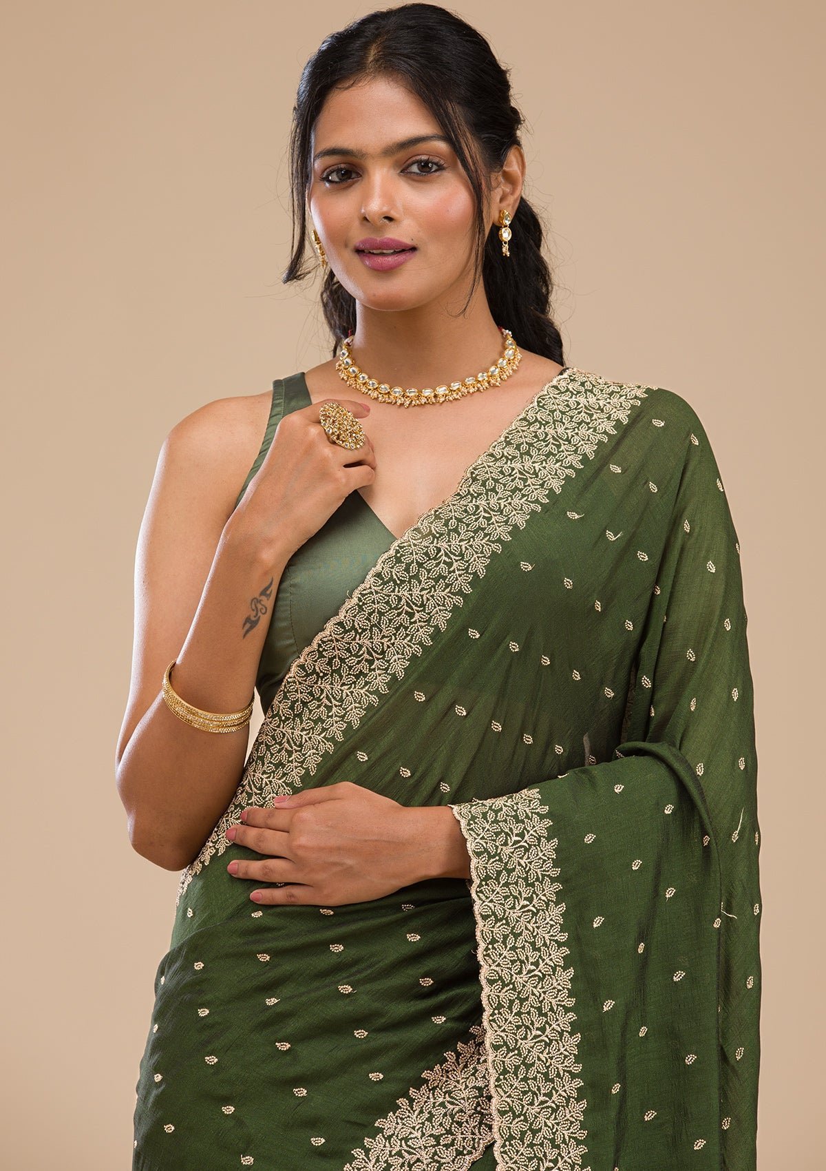 koskii-bottlegreen-zariwork-softsilk-designer-saree-saus0040043_bottle_green_1_1.jpg Bottle Green Zariwork Soft Silk Saree - Image 1